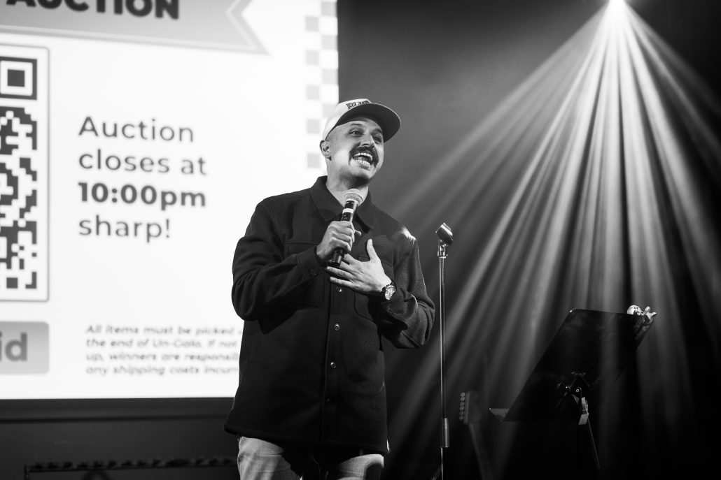 Comedian, Moe Ismail on stage, Un-Gala 2024